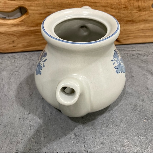 Pfaltzgraff Yorktowne tea pot with lid - Picture 5 of 11